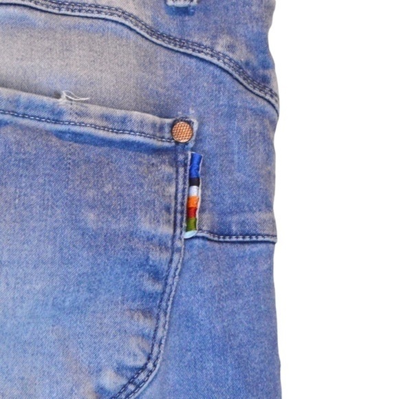 J& Joy Light Wash Skinny Jeans, Size 31/32 - Picture 4 of 16